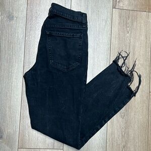 Old Navy Women’s High-Rise O.G. straight Black Jeans with Frayed Hem size 4